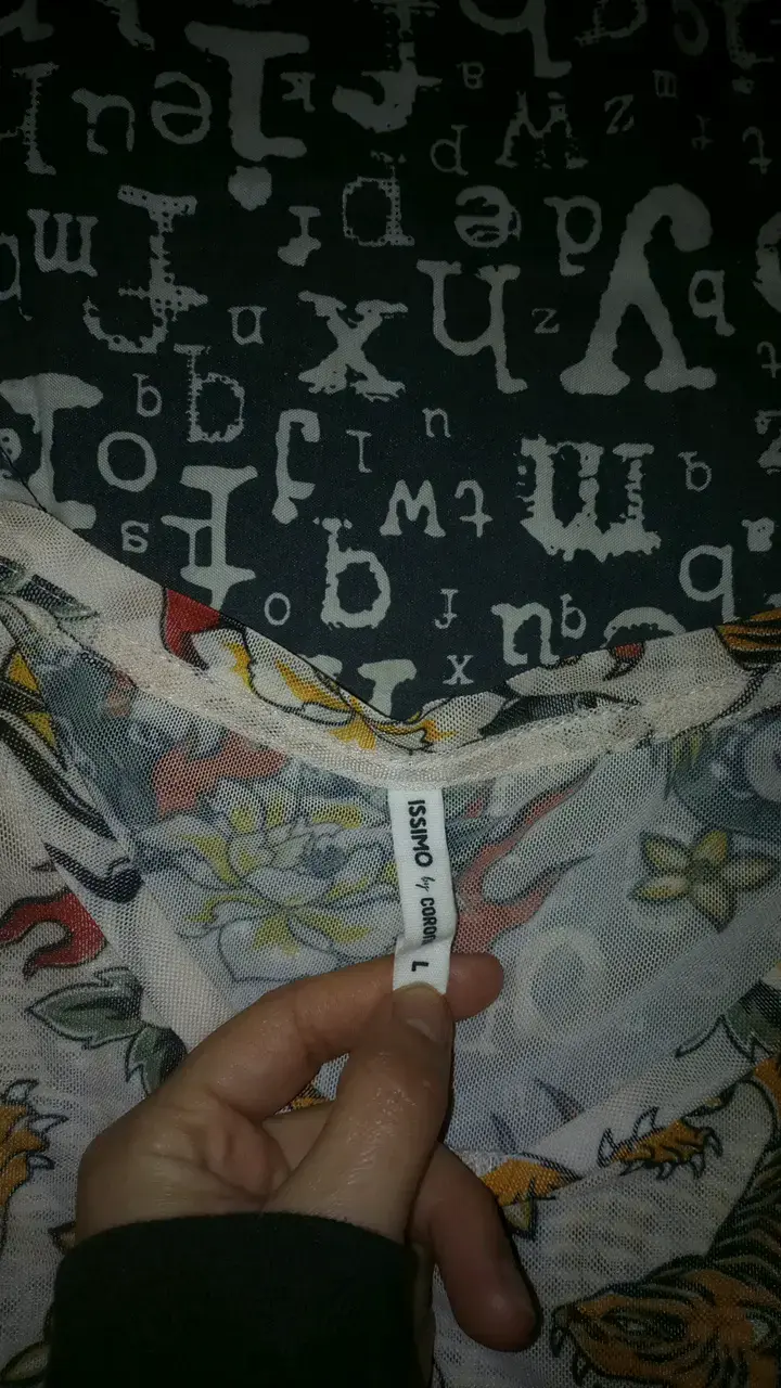 Polera estampada con tigres y flores - 3