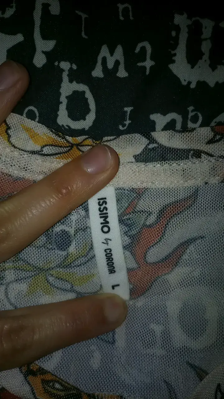 Polera estampada con tigres y flores - 4