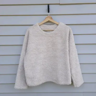 Suéter de felpa beige Uniqlo para mujer - miniatura 1