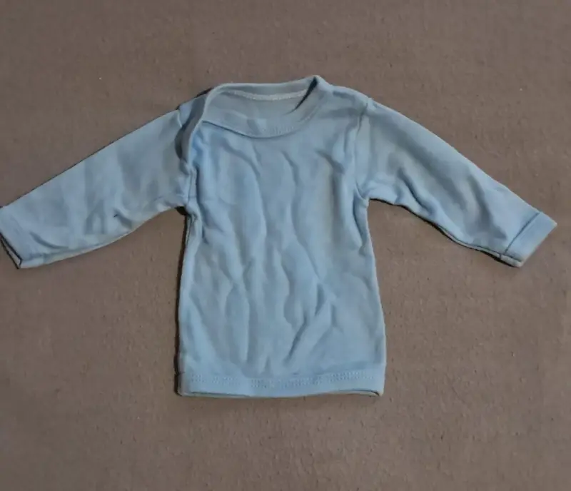 Poleras manga larga para bebé en colores neutros