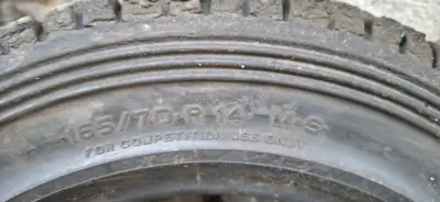 Neumático Pirelli 165/70 R14 para competición - miniatura 3