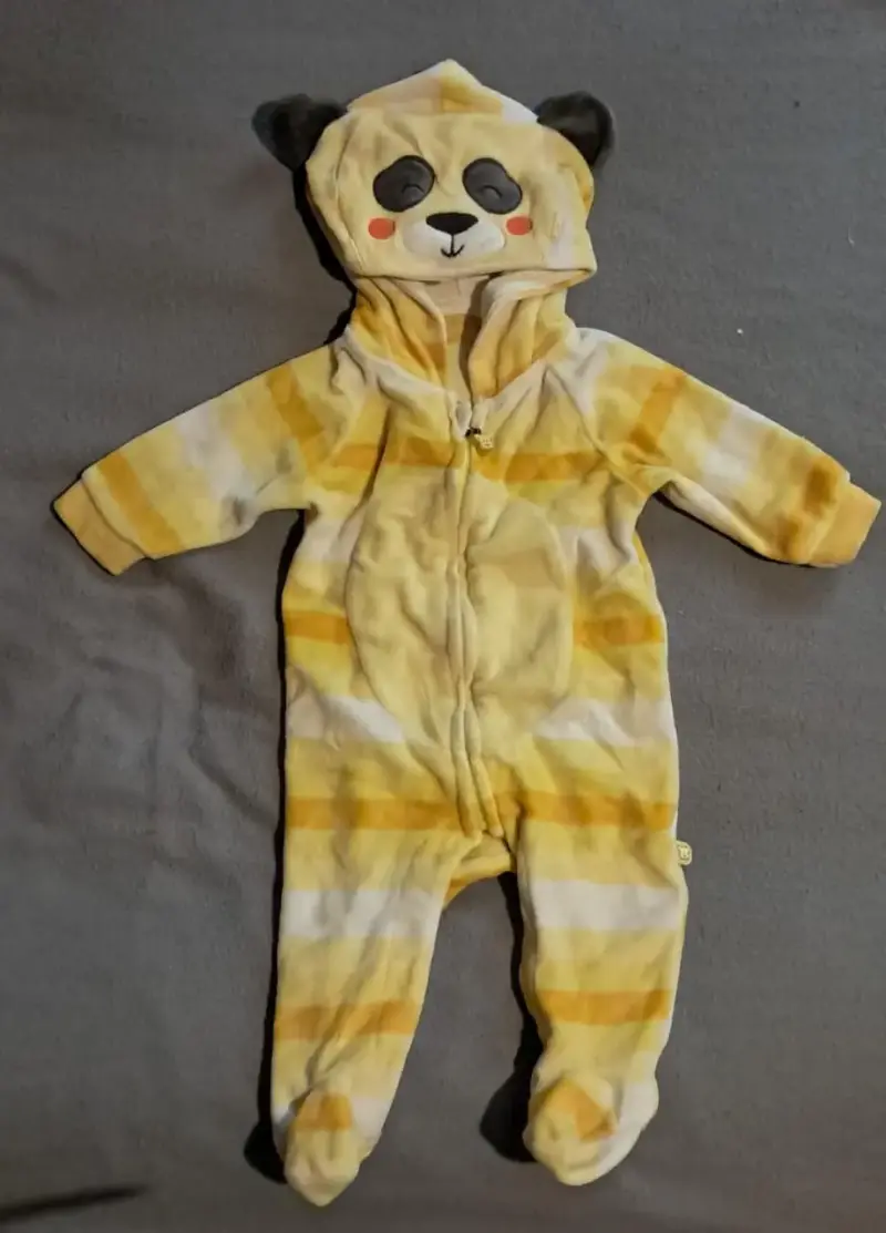 Enterito de bebé con diseño de panda