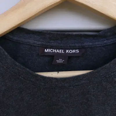Polera Michael Kors gris oscuro para hombre - miniatura 3