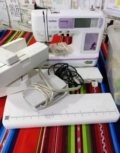 Máquina de Coser Brother Innovis con Hilos Variados - miniatura 2