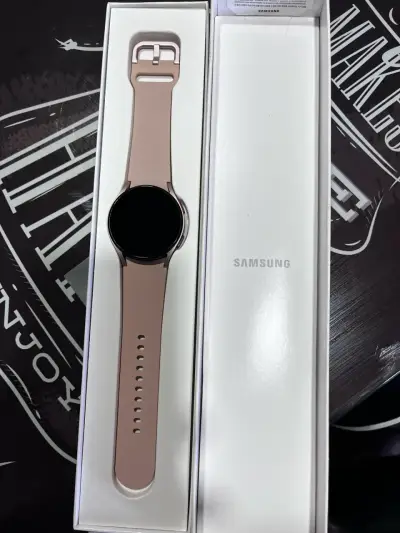 Samsung Galaxy Watch4 Rosa con Cargador - miniatura 3
