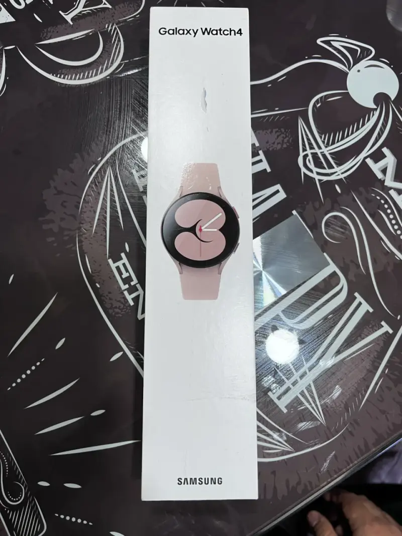 Samsung Galaxy Watch4 Rosa con Cargador - 4