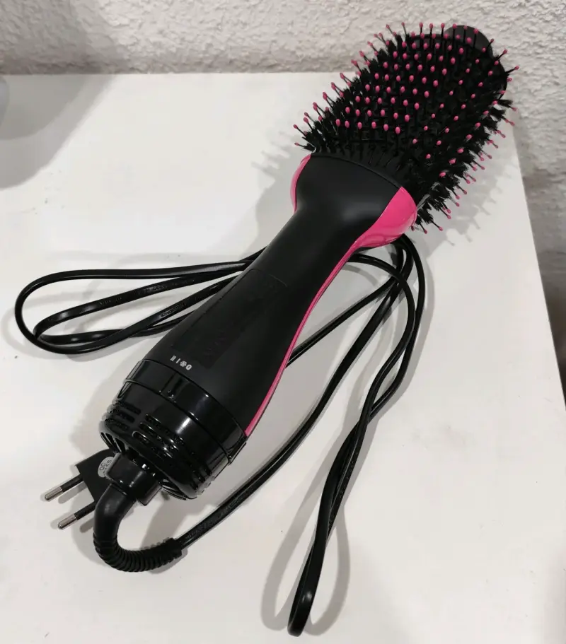 Cepillo Secador Revlon One-Step Negro y Rosa - 4