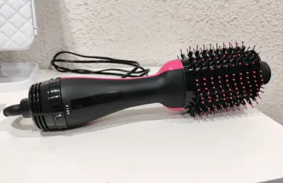 Cepillo Secador Revlon One-Step Negro y Rosa - miniatura 3