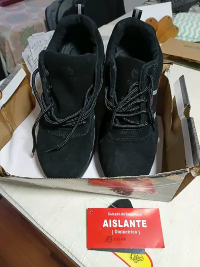 Botines de seguridad aislantes Bull Dog negras - miniatura 1