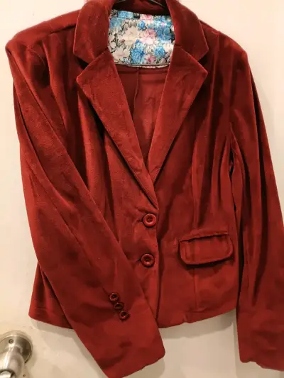 Blazer de terciopelo rojo para mujer - miniatura 1