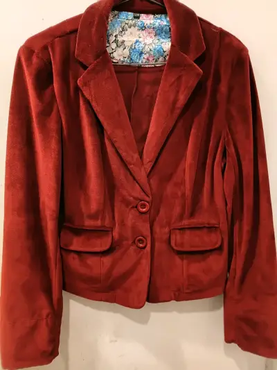 Blazer de terciopelo rojo para mujer - miniatura 2