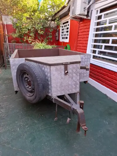 Carro de arrastre metálico con rueda de repuesto - miniatura 1