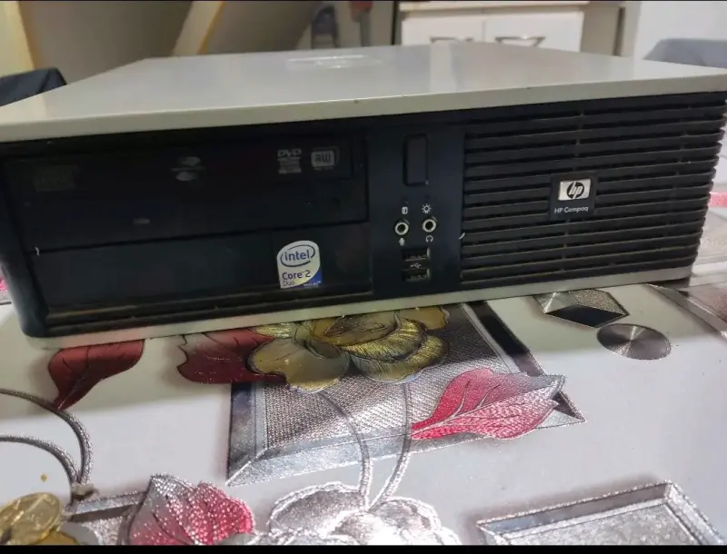 Computador de Escritorio HP Compaq Intel Core 2 Duo - 1