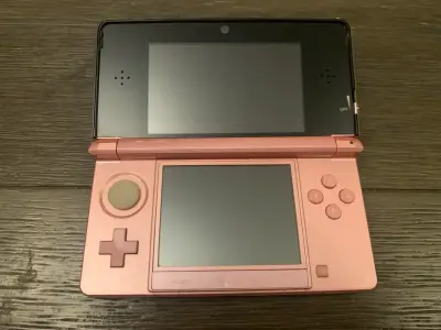 Consola Nintendo 3DS Rosa en Buen Estado - miniatura 1