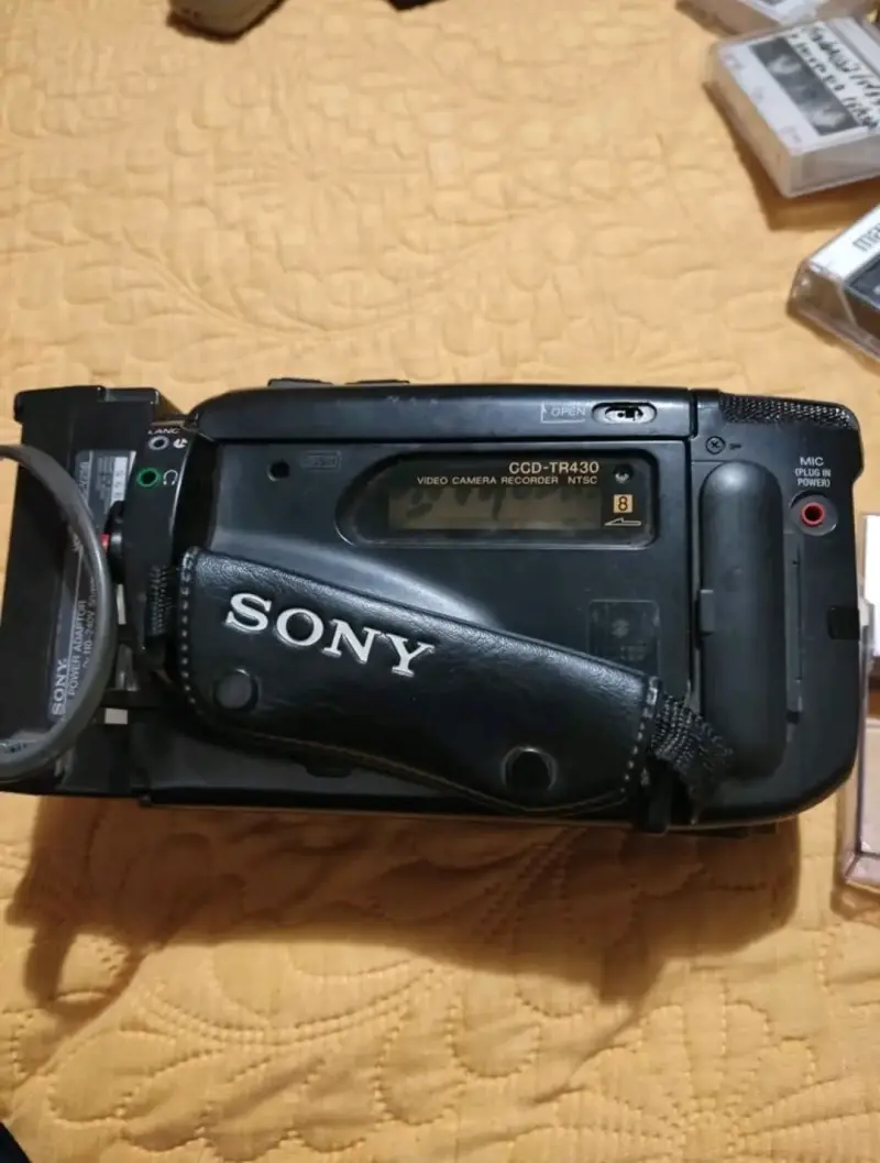 Videocámara Sony Handycam Video 8 CCD-TR430 - 2