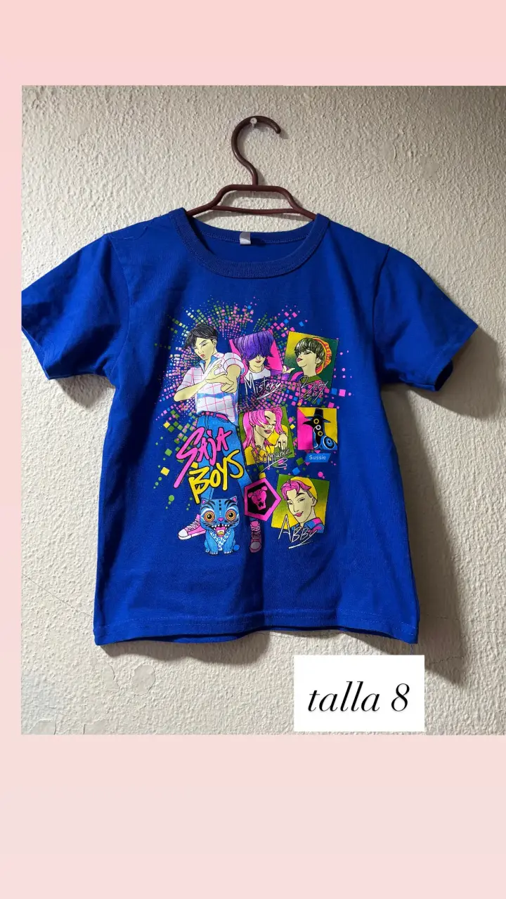 Polera azul infantil con diseño gráfico