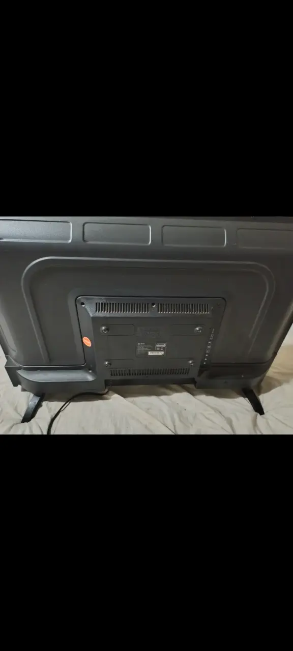 Televisor LED Onn 32 pulgadas HD - 1