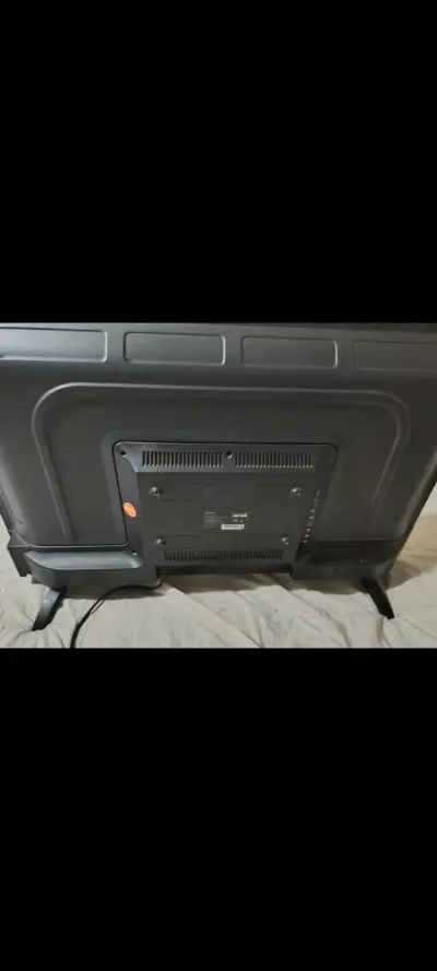 Televisor LED Onn 32 pulgadas HD - miniatura 1