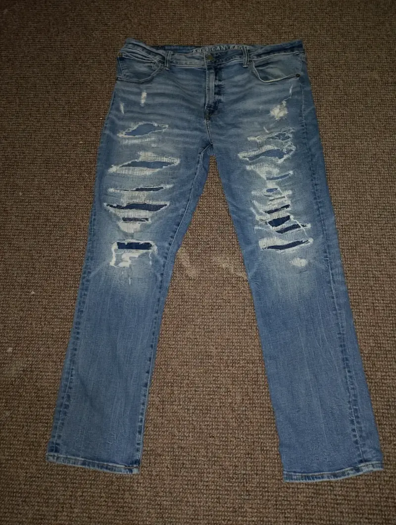 Jeans desgastados American Eagle para hombre