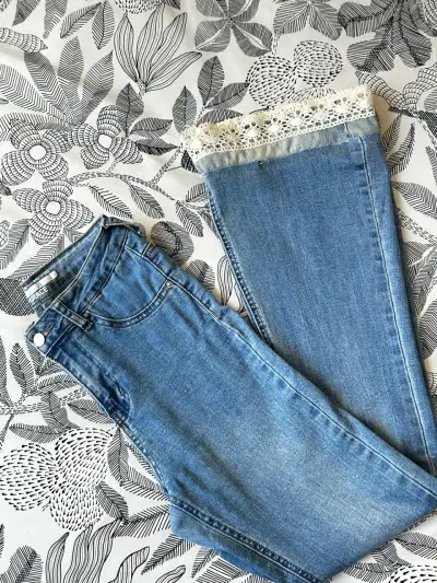 Jeans azules con encaje para mujer Sybilla - miniatura 2