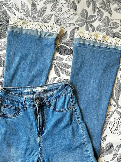 Jeans azules con encaje para mujer Sybilla - miniatura 3