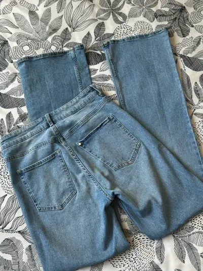 Jeans de mezclilla azul bootcut talle alto - miniatura 2