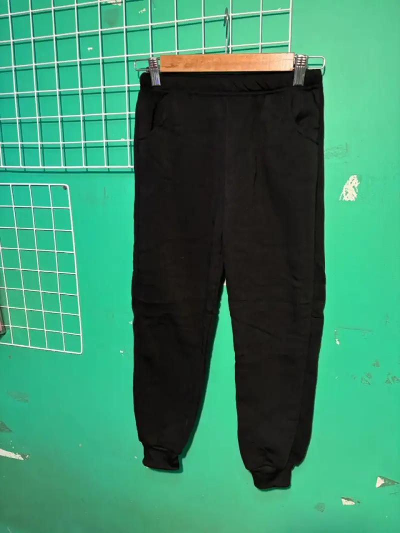 Conjunto deportivo para niños negro y roj - 4