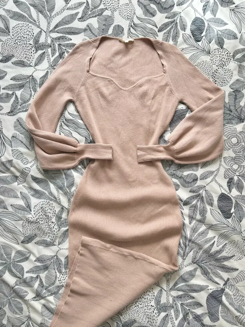 Vestido ajustado de punto color beige - 1