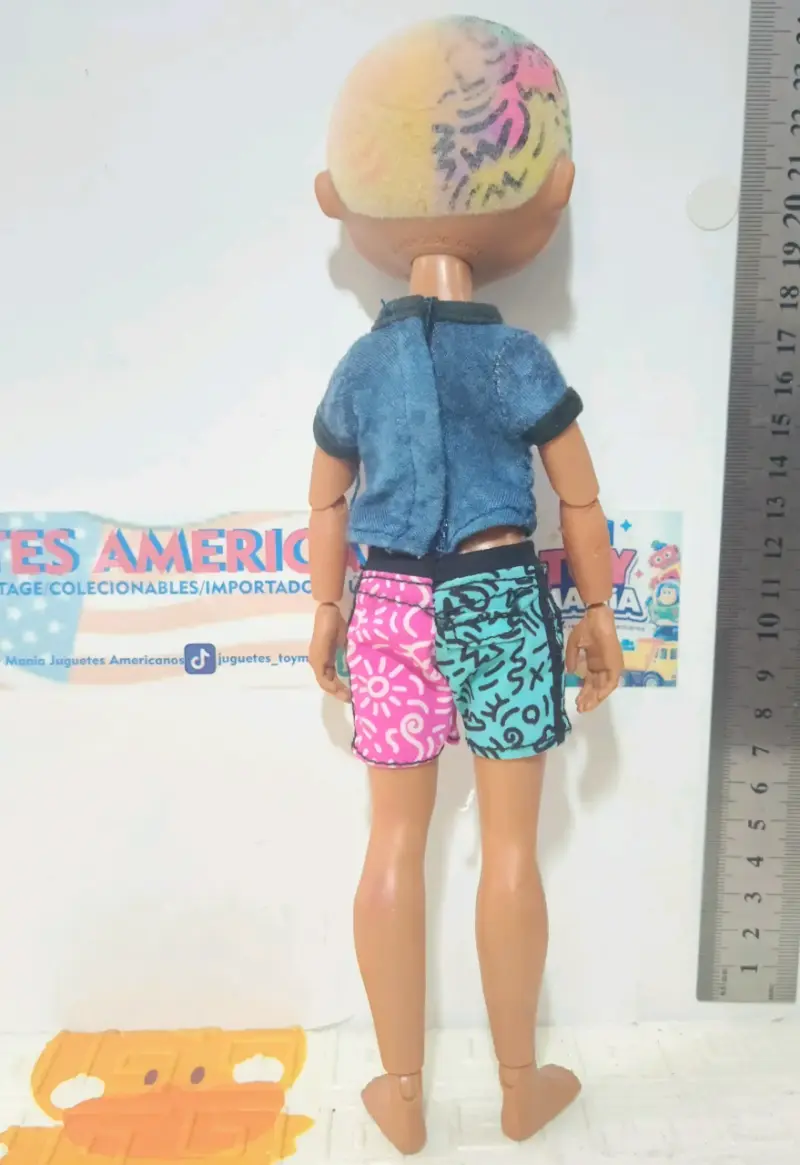 Muñeco LOL Surprise con ropa colorida - 2