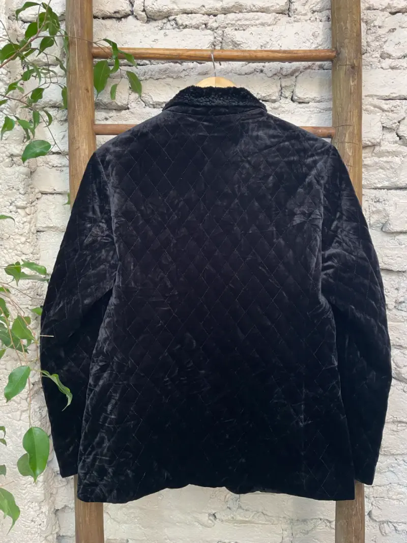 Chaqueta de terciopelo negra con bellos botones - 3