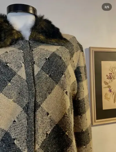 Abrigo de lana a cuadros con cuello alto - miniatura 3