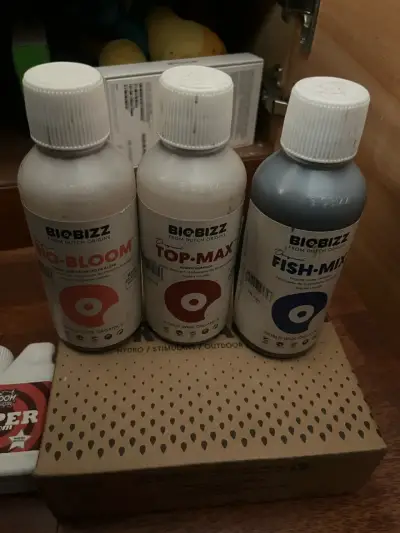 Kit de fertilizantes orgánicos para plantas Biobizz y Top Crop - miniatura 3