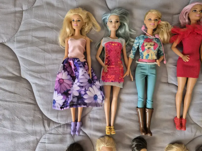 Lote de 10 muñecas Barbie - 6