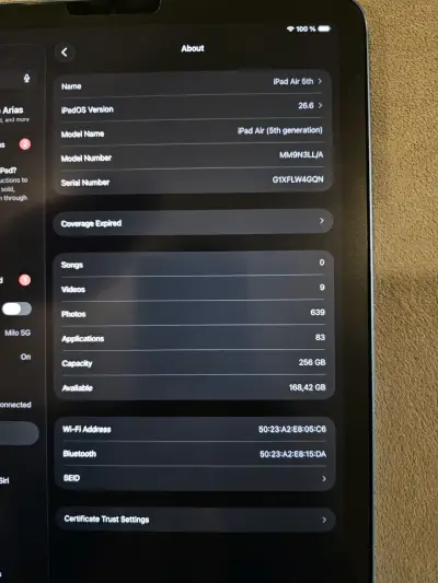 iPad Air 5ta Generación 256GB Azul con Accesorios - miniatura 4