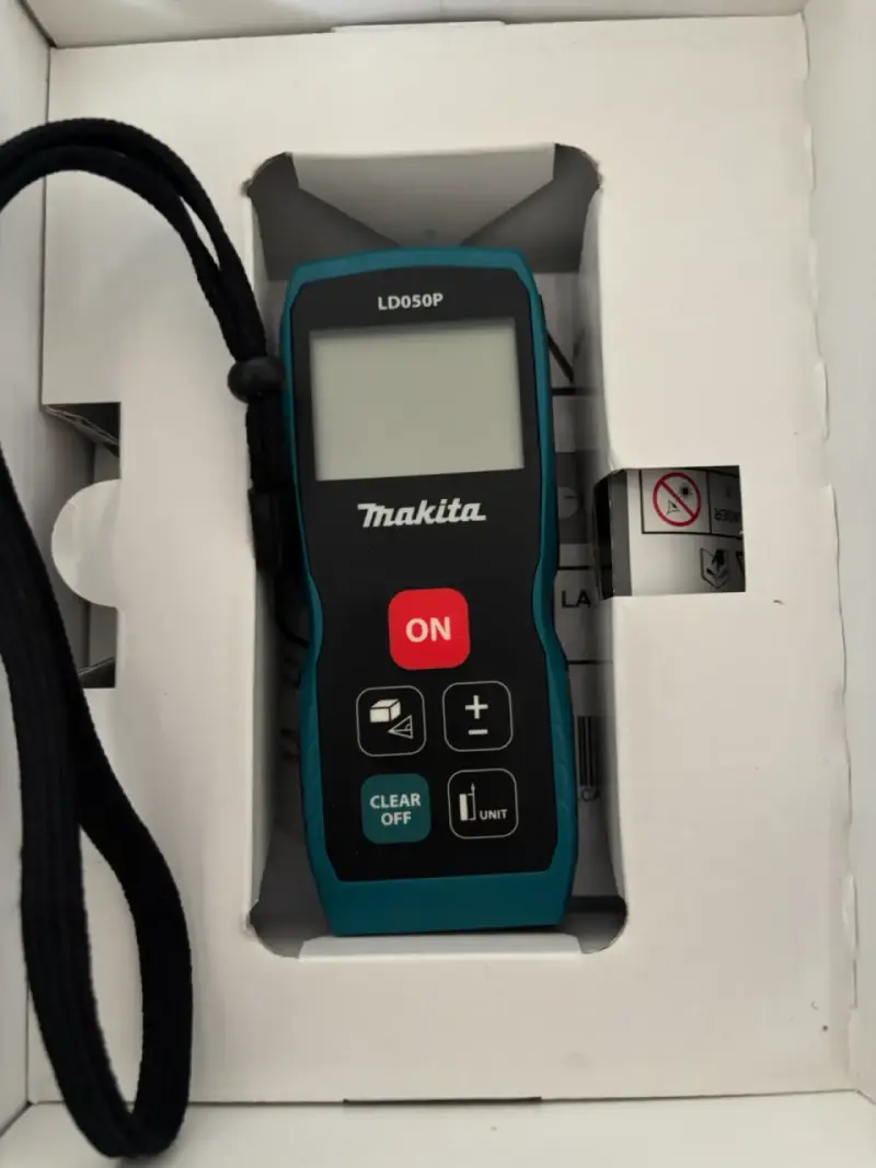 Medidor de Distancia Láser Makita LD050P - 1