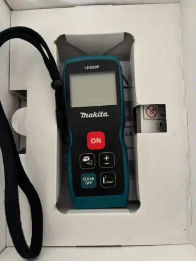 Medidor de Distancia Láser Makita  LD050P - miniatura 1
