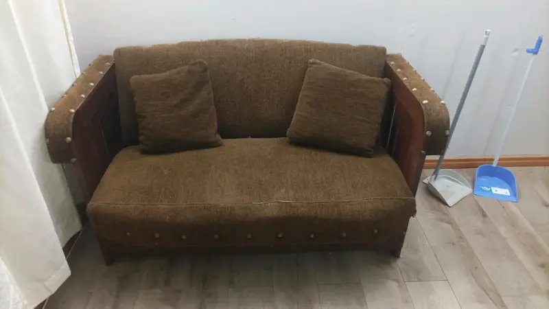 Juego de sillones de madera y tela marrón - 3