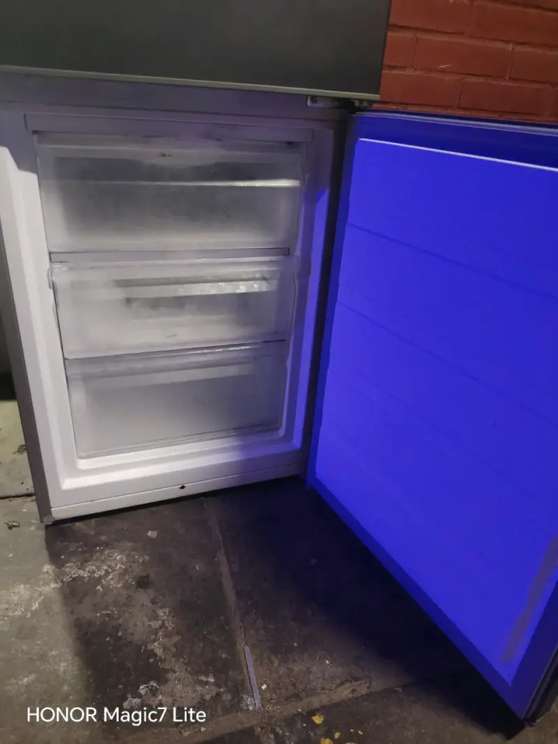 Refrigerador Midea con Congelador Inferior A+ - 3