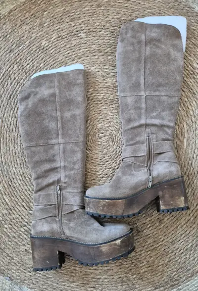 Botas bucaneras de gamuza con plataforma - miniatura 1