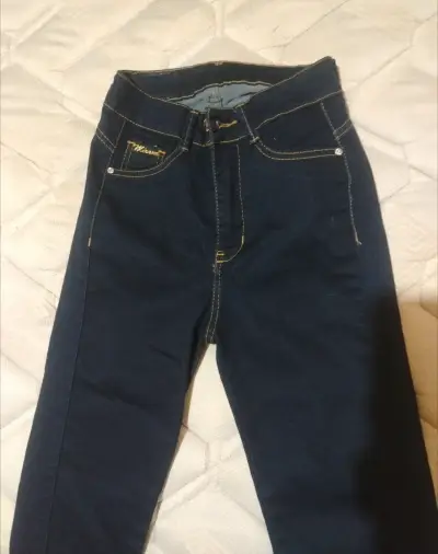Pantalones y polera - miniatura 2