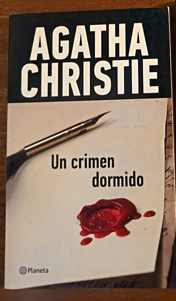 Libro 'Un crimen dormido' de Agatha Christie