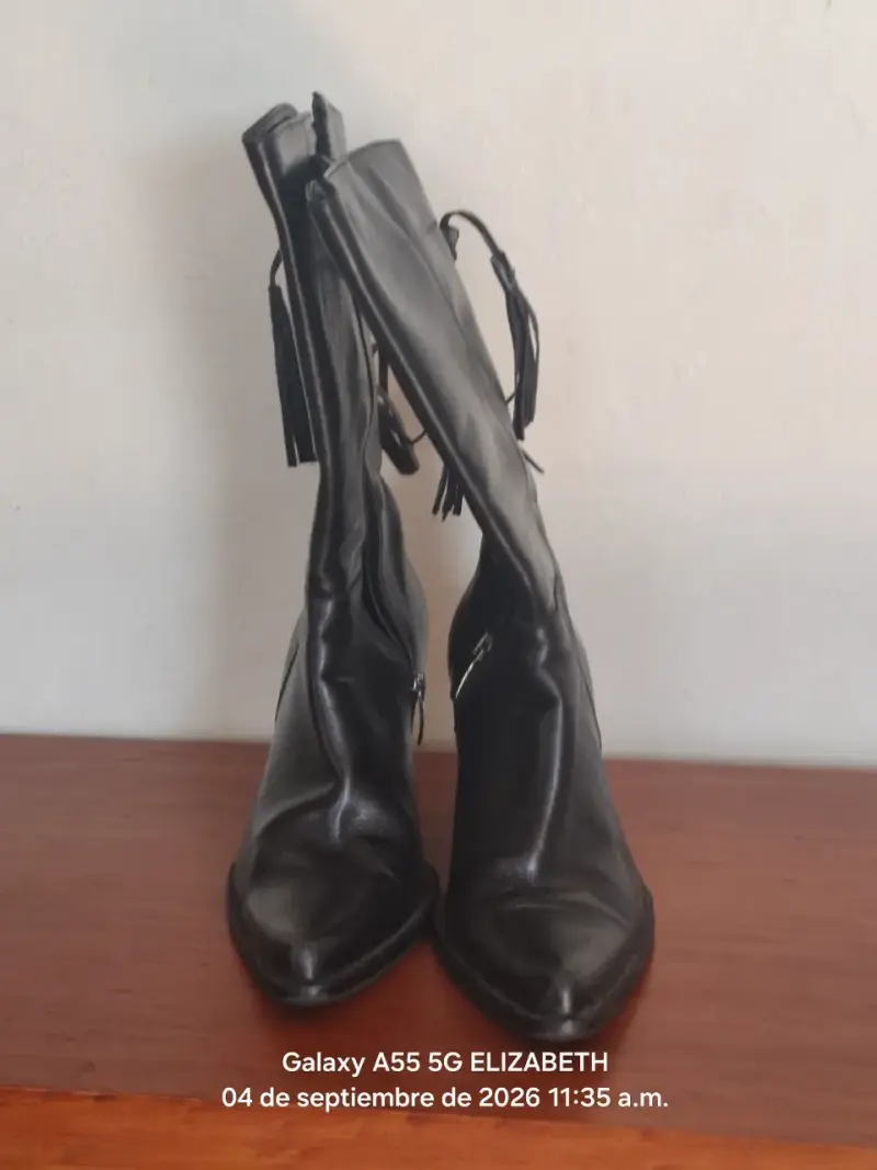 Botas negras de cuero con tacón alto - 2