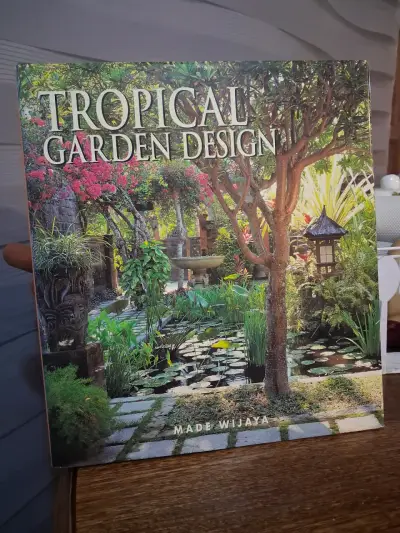 Libro Tropical Garden Design de Made Wijaya - miniatura 1