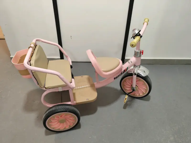 Triciclo infantil rosa con canasto trasero - 2