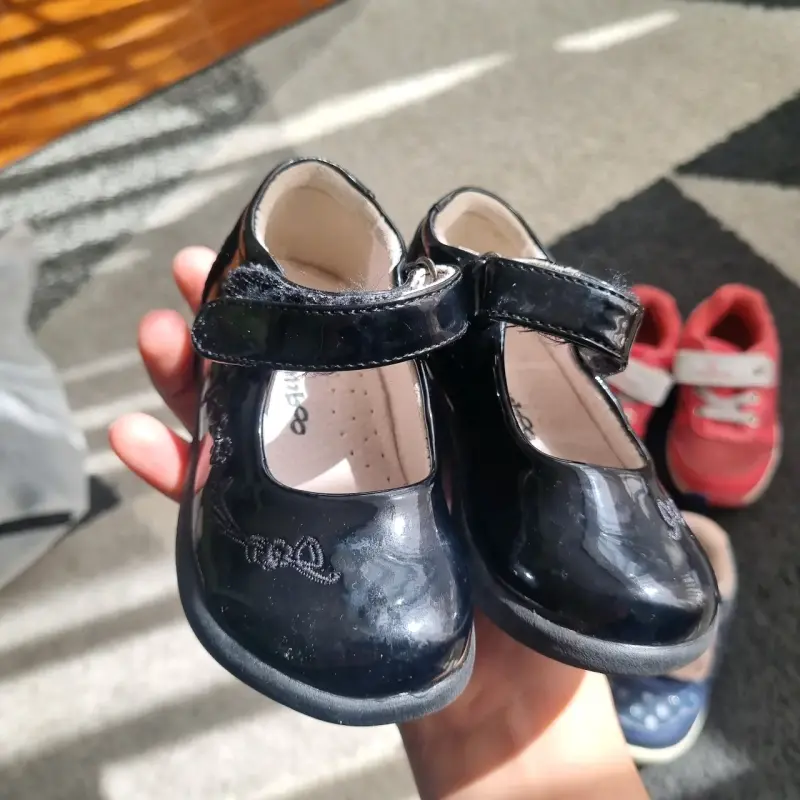 Zapatos de charol negro para niña talla 20 - 1