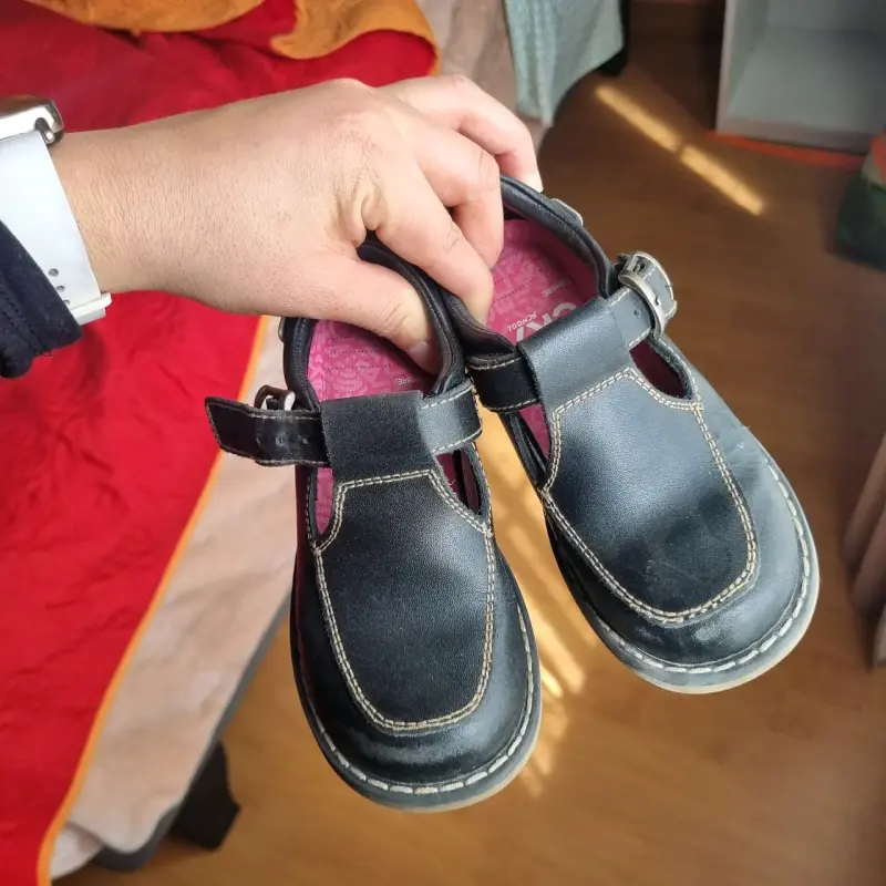 Zapatos escolares de cuero negro para niña CKY - 3