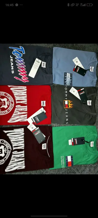 Poleras Tommy Jeans para hombre en varios colores - miniatura 1