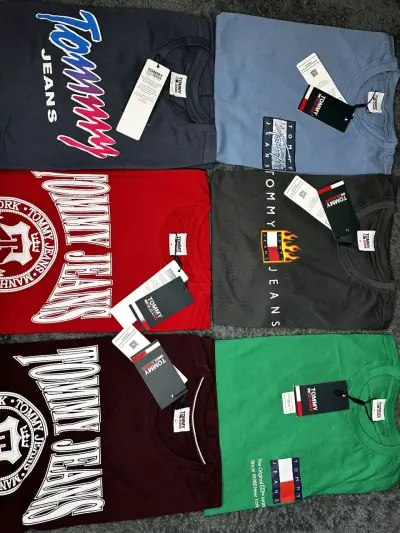 Poleras Tommy Jeans para hombre en varios colores - miniatura 9