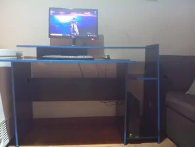 Mueble de cocina con estantes y puertas - miniatura 3