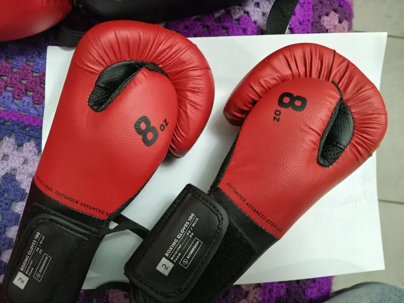 Guantes de Boxeo Rojos 8 oz Outshock